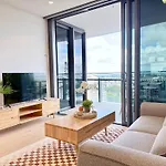 Skyline Poetry - Premium On The Star Bne Apartment