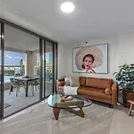 Apartment Skyline Stunner 3bed-2bath-1car-views - Cbd *