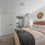 Skyline Stunner 3bed-2bath-1car-views - Cbd *