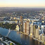 Leafy Hideout - Quiet Comfort Near Riverfront And Cbd