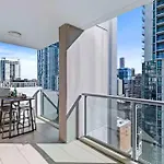Elevate Brisbane City - Views, Pool, Sauna & Gym