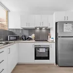 Spacious 1br Near Hospital, Qut And Cbd With Parking! Apartment