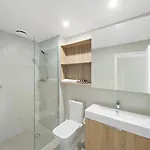 Apartment Elevated Cbd Living 2br With Skyline Views
