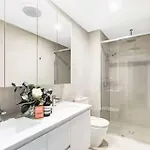 Park Ave Retreat - 3 Carparks, Wifi, Bbq, King Bed Apartment Brisbane