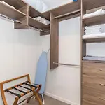 Park Ave Retreat - 3 Carparks, Wifi, Bbq, King Bed Apartment