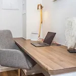 Park Ave Retreat - 3 Carparks, Wifi, Bbq, King Bed Apartment Brisbane