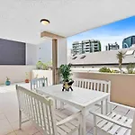 Stylish Escape Free Parking For 2 Walk To Cbd