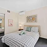 Stylish Escape Free Parking For 2 Walk To Cbd Apartment Brisbane