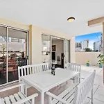Stylish Escape Free Parking For 2 Walk To Cbd Brisbane