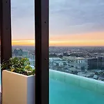 Valley Lookout - Luxe 1Br Plus Exclusive Rooftop Pool