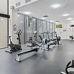 Fantastic Cbd 2Br Apt Parking Steps To All Action
