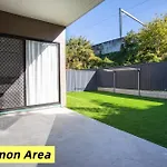 Comfy Studio Retreat In Oxley With Free Parking