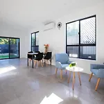 Comfy Studio Retreat In Oxley With Free Parking