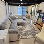 Charming 4Bdr Inc Separate Studio, Newly Renovated