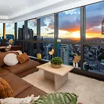 Indulgence At Meriton, Spectacular Views, Sleeps 6 Includes Carpark