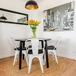 View Serviced Apartment *