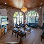 6bed Macgregor Holiday home Brisbane