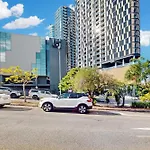 Stylish 2Br With Story Bridge & Fireworks Views