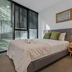 3br Urban For Families And Groups Apartment *