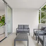 Apartment West End Flat With Pool And Bbq Access *