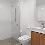 Peaceful With Parking Apartment