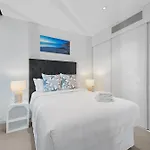 Stylish 2br - Tallest Building In Pool, Gym Apartment Brisbane