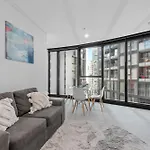 Stylish 2br - Tallest Building In Pool, Gym * Brisbane