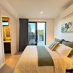 Luxe 2B2B Stay Walk To Sunnybank Market Square