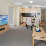 Apartment With King Bed, Pool, Gym And Sauna Brisbane