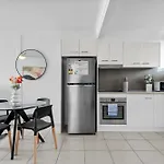 Comfy 2br Near Hospitals, Qut And Cbd With Parking! Apartment