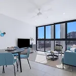 Blue Crush - Resort-Style Chic Near Cbd