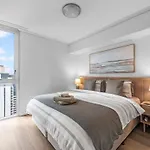 Hot In The 2bed-2bath-2car-study-pool-views