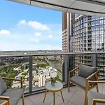 Queens Wharf - Luxe 2br With Stunning Views & Pool Apartment