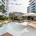 Apartment Riverside At Wateredge West End *