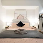 Private Oasis 3bed-2bath-1car - 5mins To Cbd Apartment