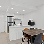 Modern 2Beds 2Baths Apt At Sherwood With Paking