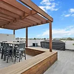 Modern 2Beds 2Baths Apt At Sherwood With Paking