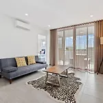 Modern 2Beds 2Baths Apt At Sherwood With Paking