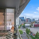 \'Sage Bloom\' Elegant Newstead Stay With Shared Pool