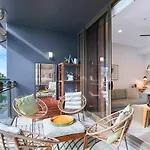 \'Sage Bloom\' Elegant Newstead Stay With Shared Pool