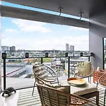 'sage Bloom' Elegant Newstead With Shared Pool Apartment