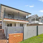The Villa On Shire - Comfort Near Coorparoo Square