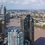 Skyline Serenity - Level 62 With Stunning Views!