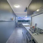 Boundless Horizons - Stylish Comfort & Views Brisbane
