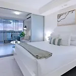 Boundless Horizons - Stylish Comfort & Views