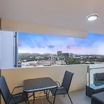 Boundless Horizons - Stylish Comfort & Views * Brisbane