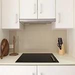 Smart Suites Self Check-In Apartments - Freney Park Disk Golf Course