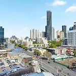 City And Mountain View Apt With Pool, Gym And Parking