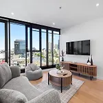 City And Mountain View Apt With Pool, Gym And Parking