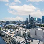 City And River View 2B2B Apt With Free Parking